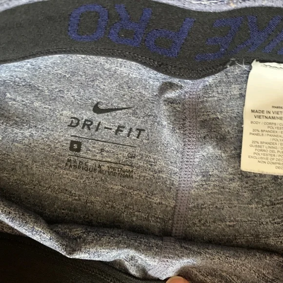 Nike Pro Leggings - Picture 2 of 3